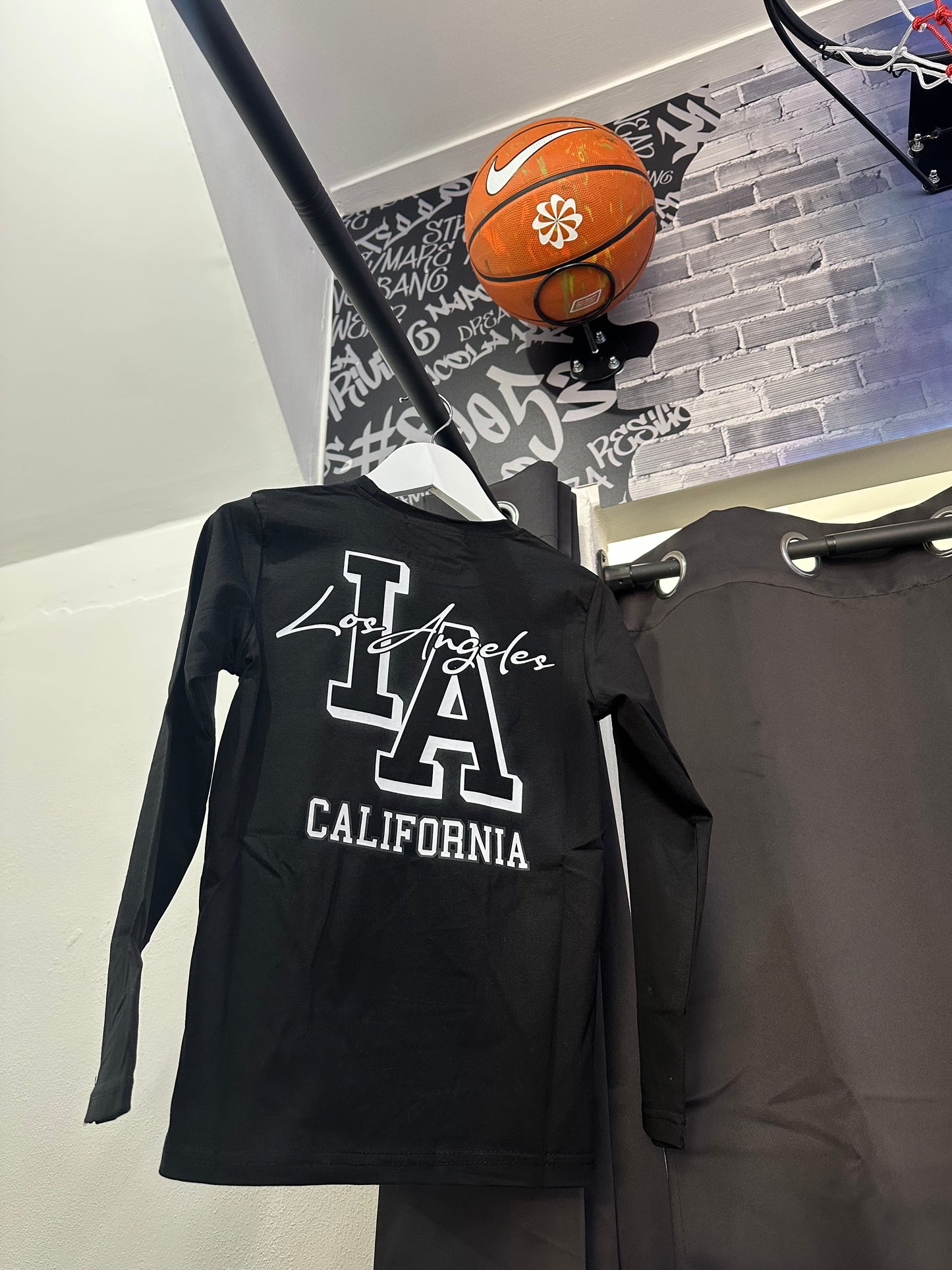 T-shirt California nera