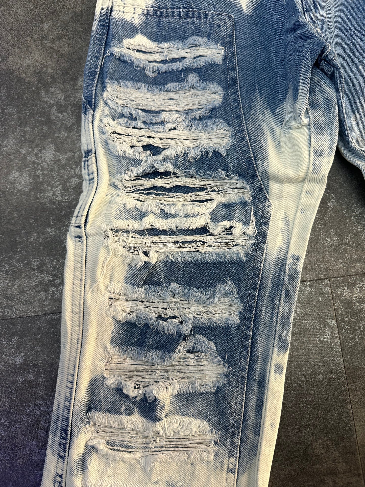 Jeans destroyed